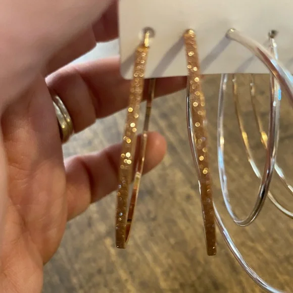 Earrings - Picture 2 of 3